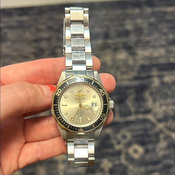 Invicta Two-Tone Silver and Gold Watch- just like new! - Picture 1 of 4